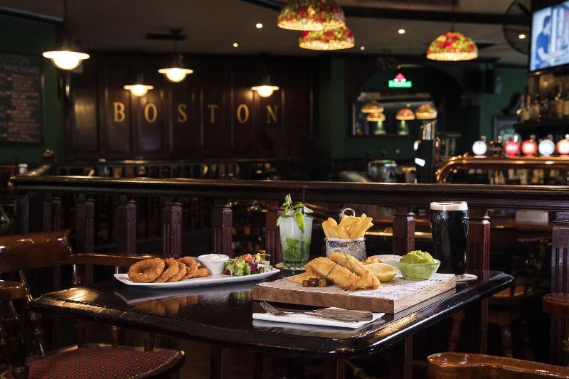 Jumeira Rotana - Bar