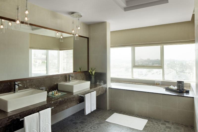 Jumeira Rotana - Oda
