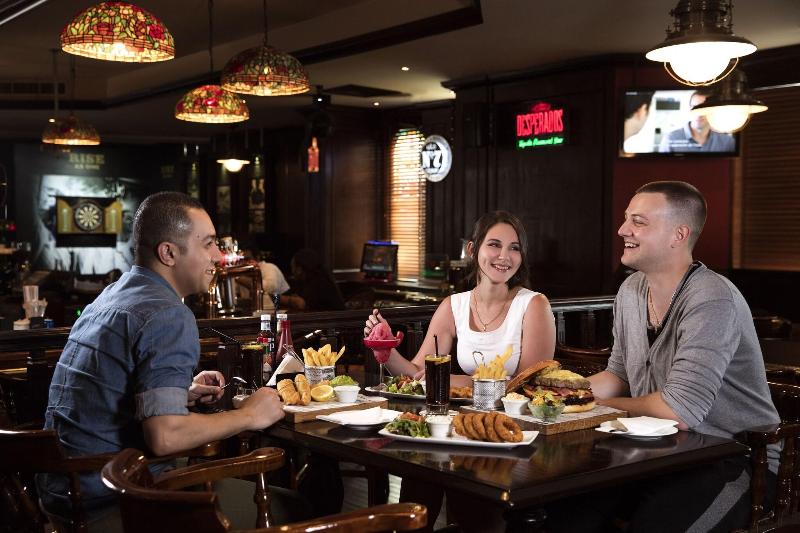 Jumeira Rotana - Restoran