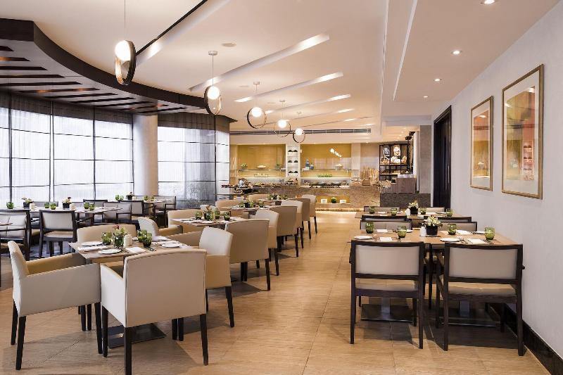 Jumeira Rotana - Restoran