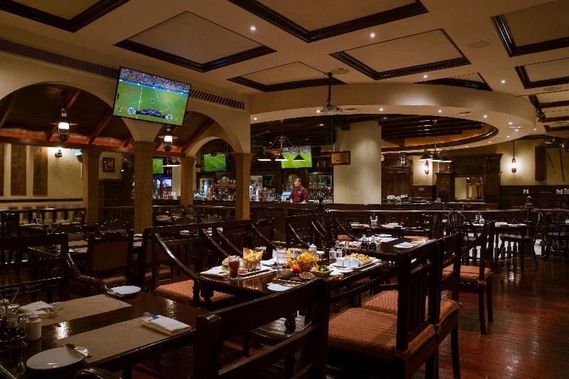 Towers Rotana - Bar