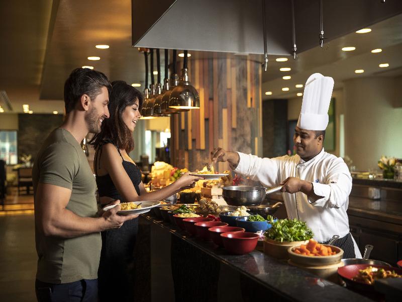 Towers Rotana - Restoran