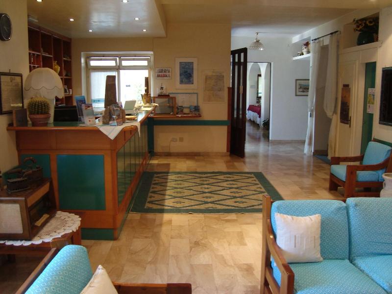 Hotel Sandalyon - Lobi
