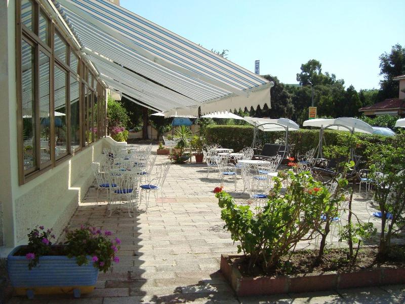 Hotel Sandalyon - Teras