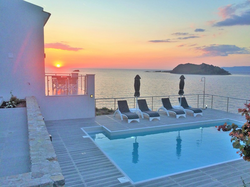Eleia Seafront Villas - Havuz