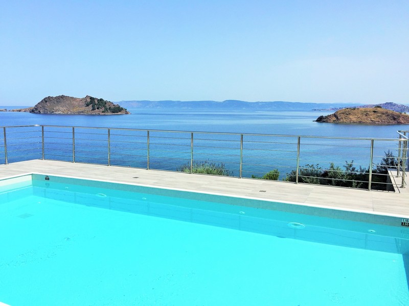 Eleia Seafront Villas - Havuz