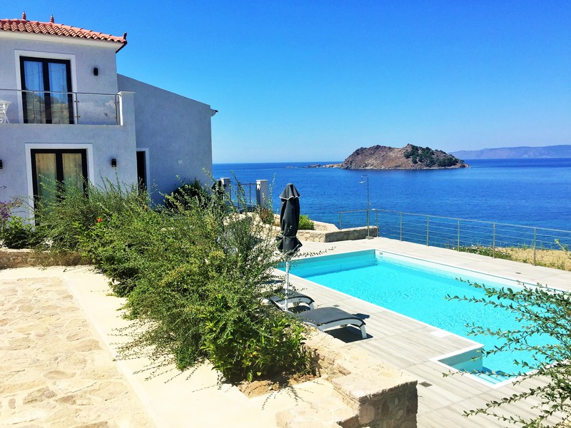 Eleia Seafront Villas - Havuz