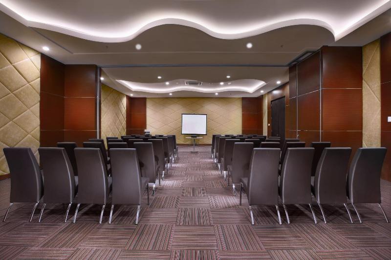 Aston Lampung City Hotel - Toplantı