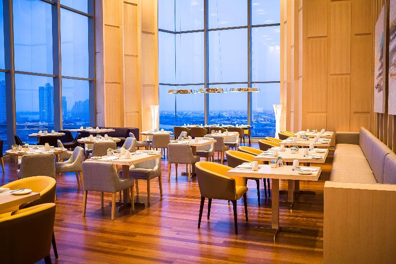 Avani+ Riverside Bangkok Hotel - Restoran