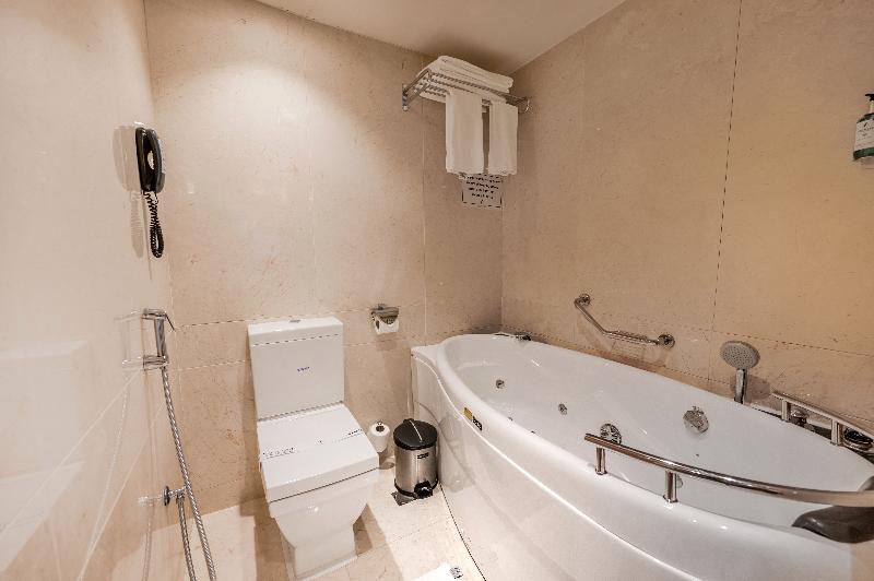 Maysan Al Harithia Hotel - Oda