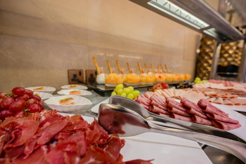 Maysan Al Harithia Hotel - Restoran