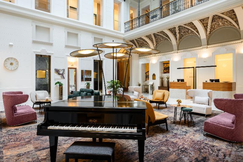 Hotel Moments Budapest by Continental Group - Lobi