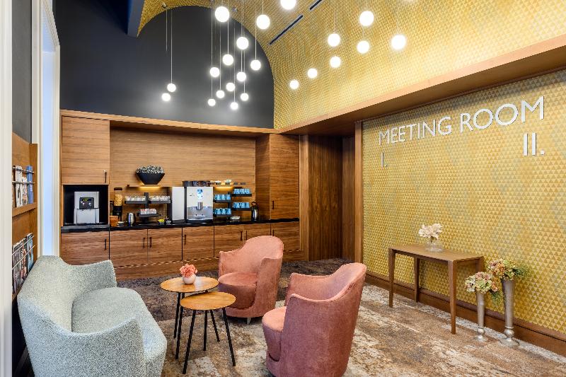 Hotel Moments Budapest by Continental Group - Lobi