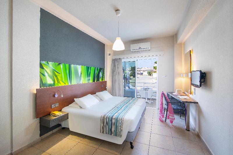 Mayfair Gardens - Oda