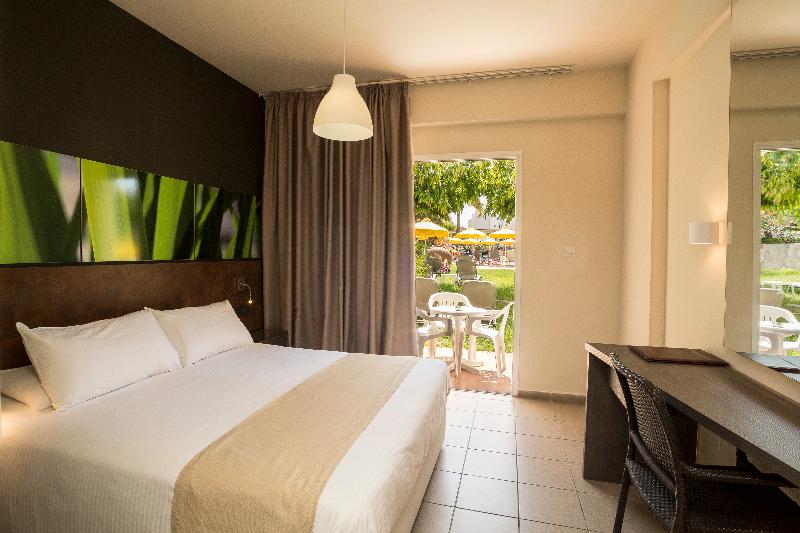Mayfair Gardens - Oda