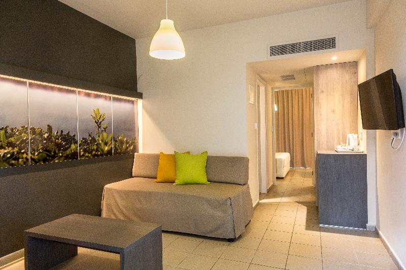 Mayfair Gardens - Oda