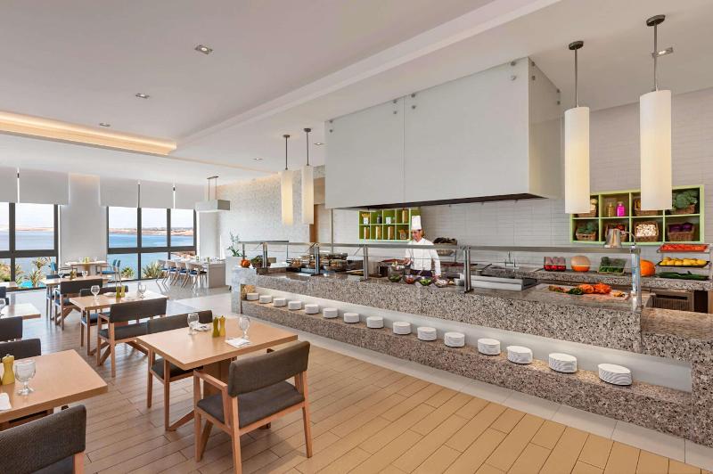 Hilton Dead Sea Resort & Spa - Restoran