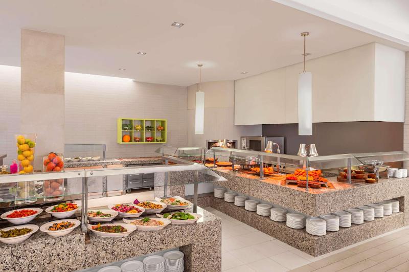 Hilton Dead Sea Resort & Spa - Restoran