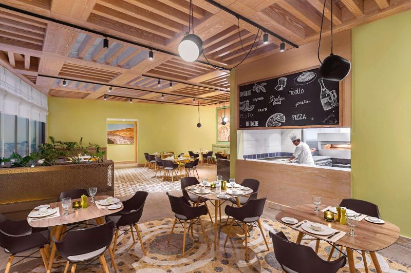 Hilton Dead Sea Resort & Spa - Restoran