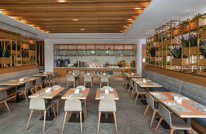 Hilton Garden Inn Hotel Mall Avenue - Restoran