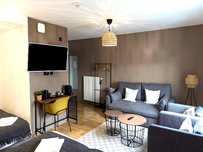 Lodge In - Oda