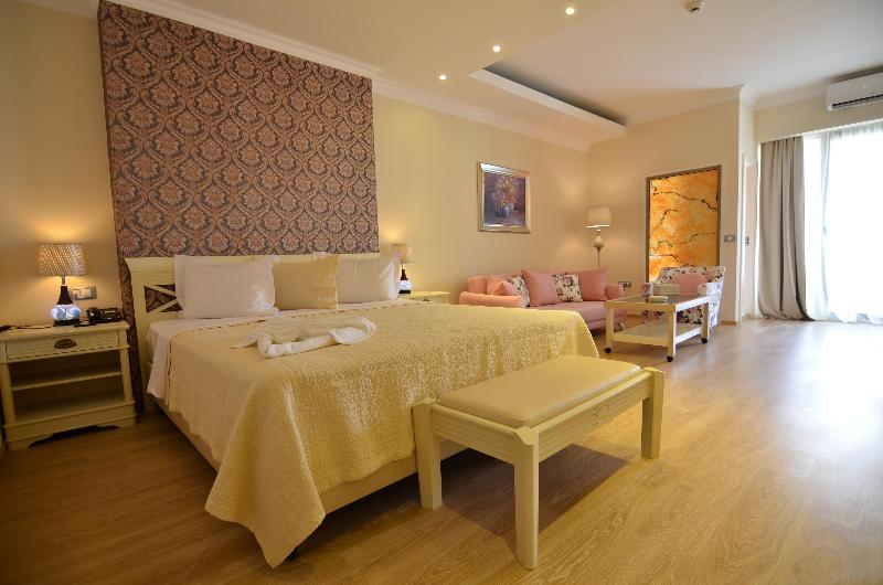 Phoenicia Luxury - Oda