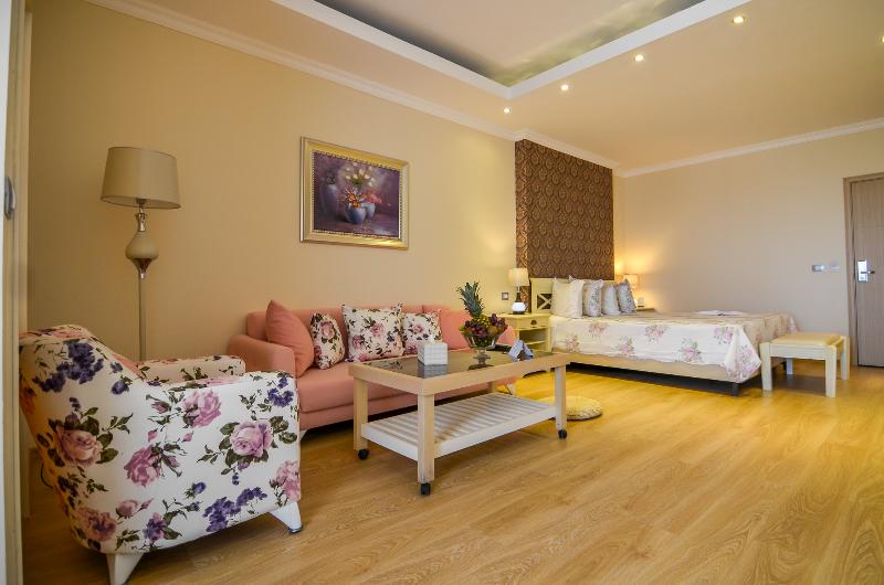 Phoenicia Luxury - Oda
