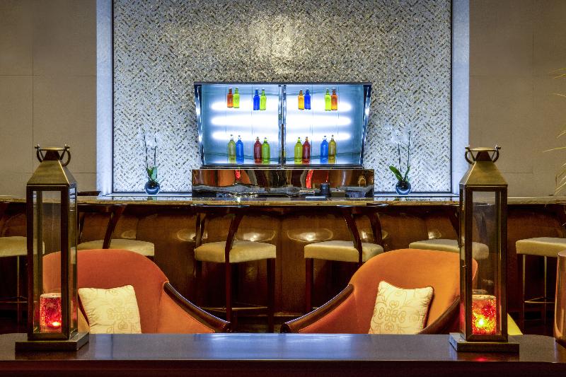 Bab Al Qasr Hotel - Bar
