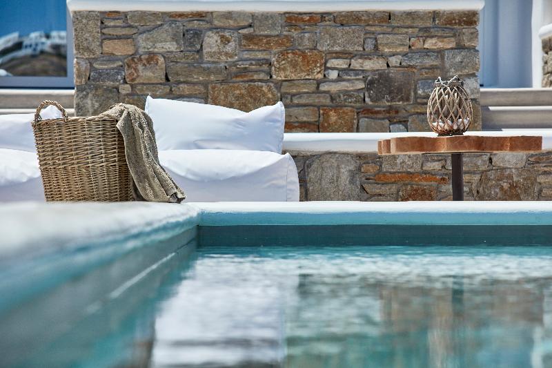Mykonos Waves - Oda