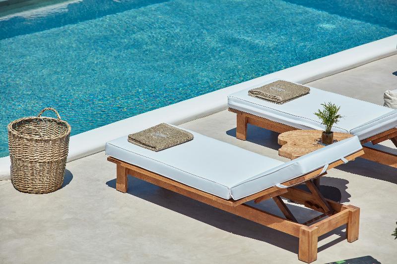 Mykonos Waves - Oda