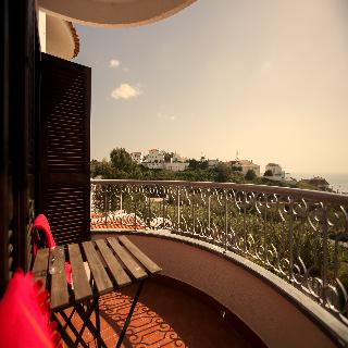 Ericeira Chill Hill 2 – Peach Garden fotoÄŸrafÄ±