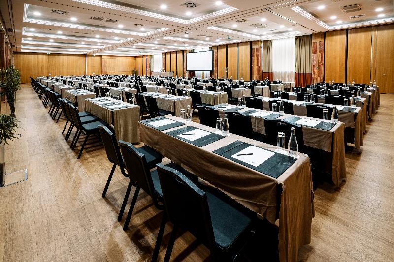 Grande Real Santa Eulalia Resort & Hotel Spa - Toplantı