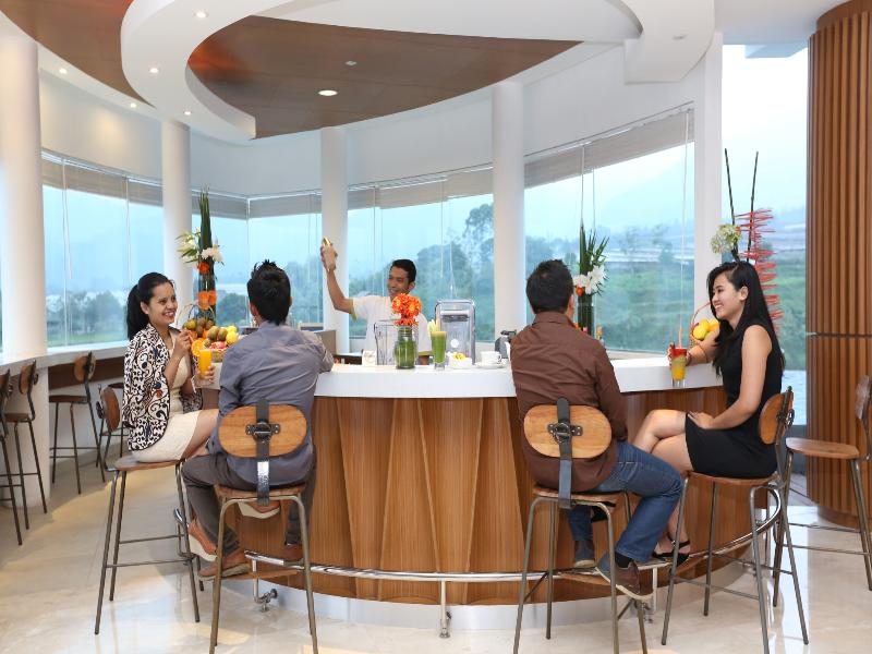 Pesona Alam Resort & Spa Puncak - Bar
