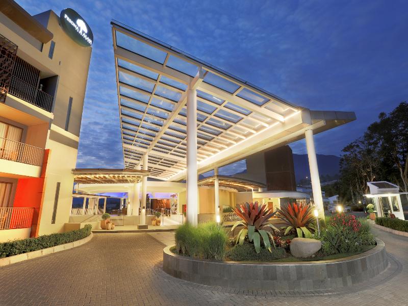 Pesona Alam Resort & Spa Puncak - Lobi