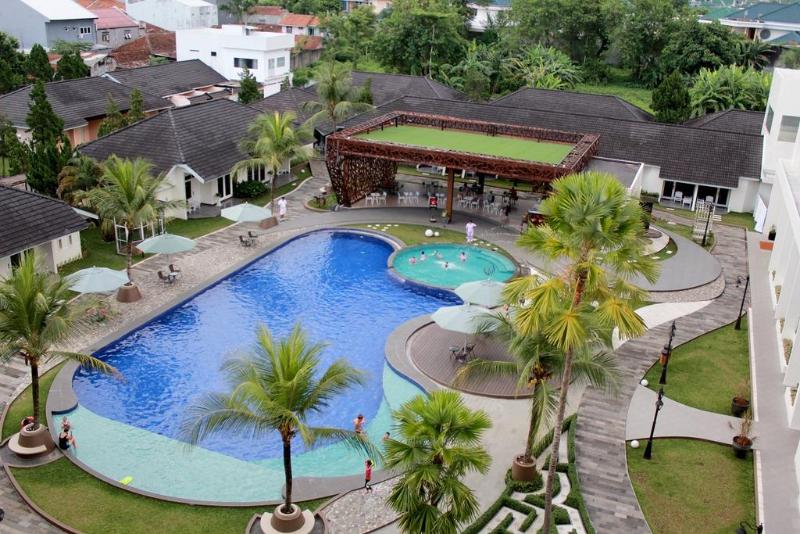 Java Heritage Hotel Purwokerto - Havuz
