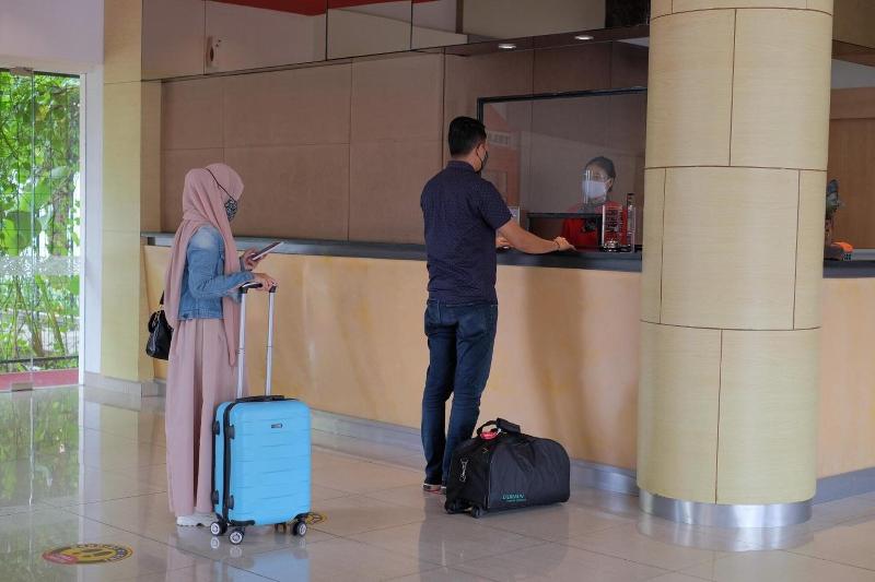 Metland Hotel Cirebon By Horison - Lobi