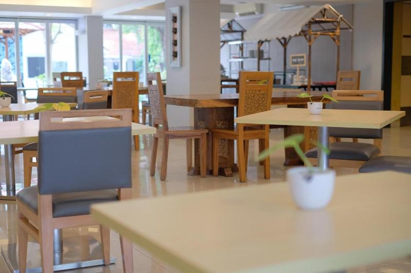 Metland Hotel Cirebon By Horison - Restoran
