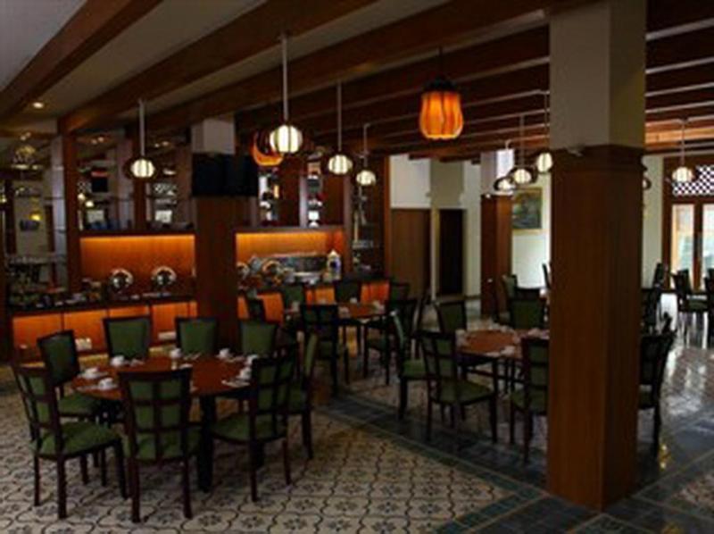 Hotel Horison Aziza Solo - Restoran