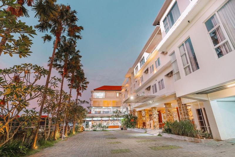 The Salak Hotel - Genel
