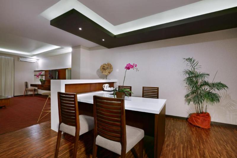 Quest San Denpasar by ASTON - Oda