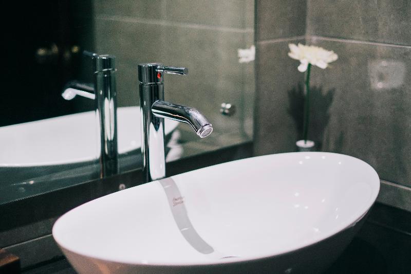 The Visala Boutique Suites Seminyak - Oda