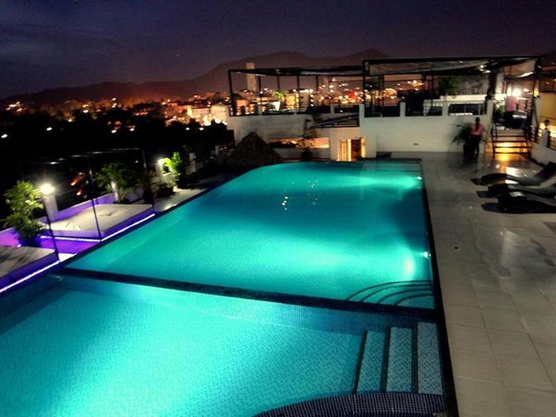 Malin Patong Hotel - Plaj