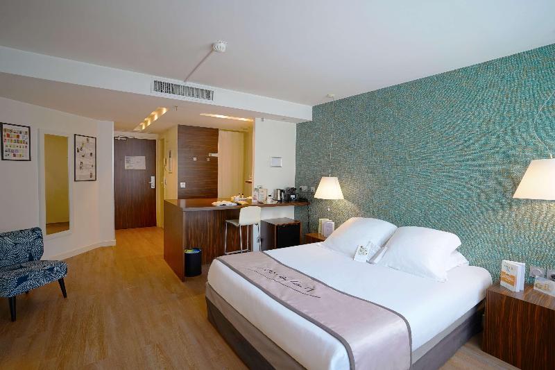 Hotel Litteraire Alexandre Vialatte, BW Signature - Oda