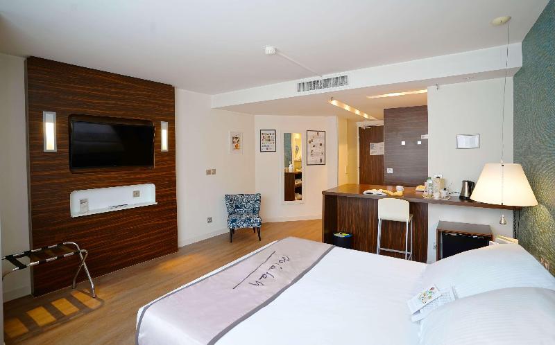 Hotel Litteraire Alexandre Vialatte, BW Signature - Oda