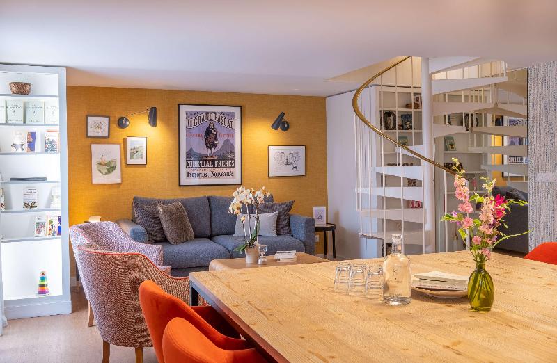 Hotel Litteraire Alexandre Vialatte, BW Signature - Oda