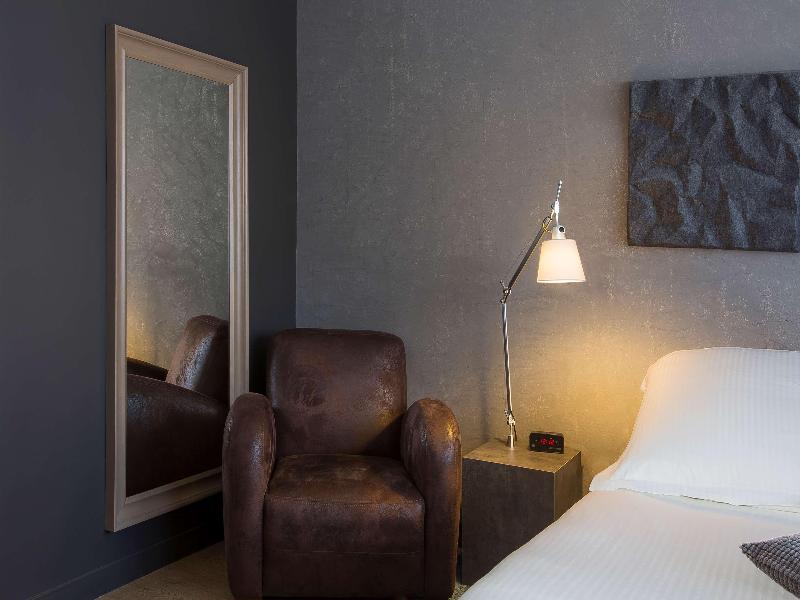 Hotel Litteraire Alexandre Vialatte, BW Signature - Oda