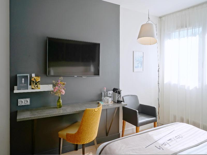 Hotel Litteraire Alexandre Vialatte, BW Signature - Oda