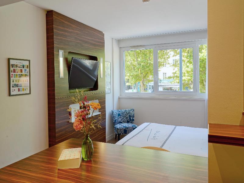 Hotel Litteraire Alexandre Vialatte, BW Signature - Oda