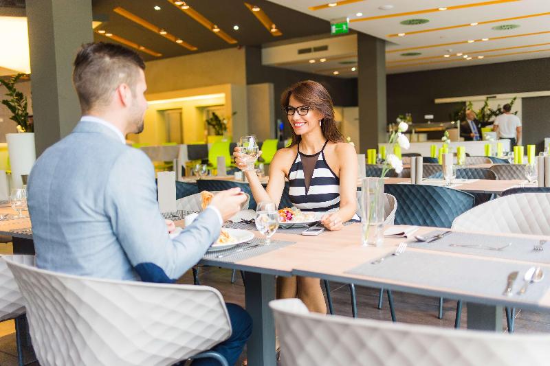 BEST WESTERN PLUS Lakeside Hotel - Restoran