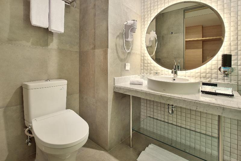 Holiday Inn Express Jakarta Wahid Hasyim - Oda